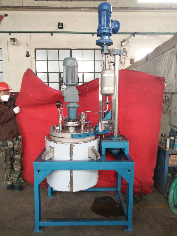 TFCF系列--電動升降釜蓋、直連攪拌、帶在線加料罐1