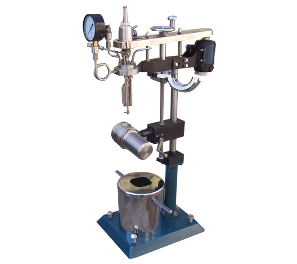 KCFD系列--快開卡環結構-釜體下落、翻轉出料側面照片